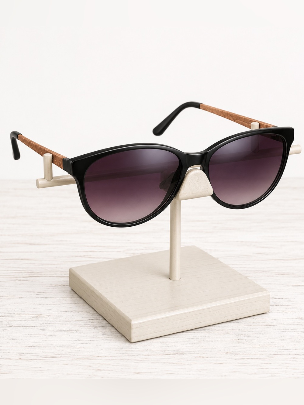 OLEG CASSINI Jackie O classic black rim sunglasses